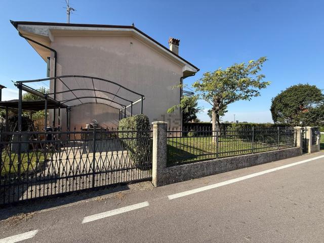 Casa in vendita a Legnago, Verona