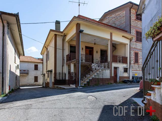 Casa in vendita a Configni, Lazio