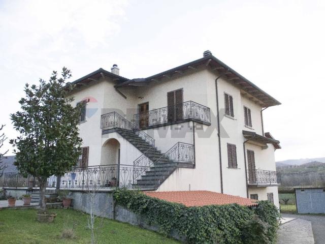 Casa in vendita a Poppi, Toscana
