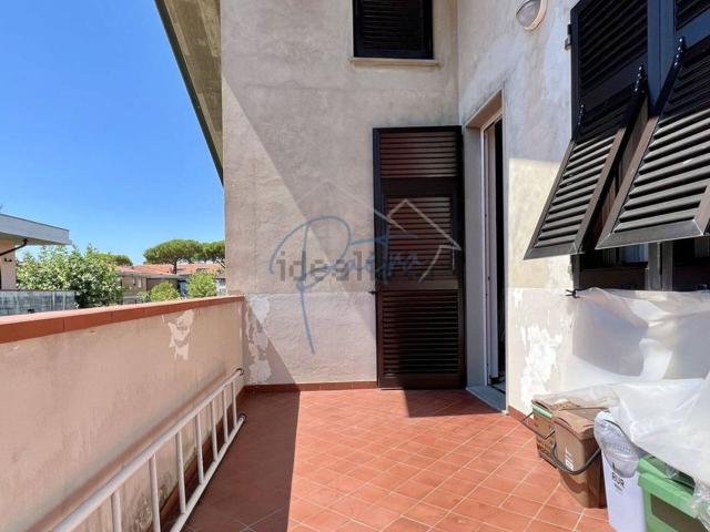 Casa in vendita a Marina di Massa, Marina Di Massa
