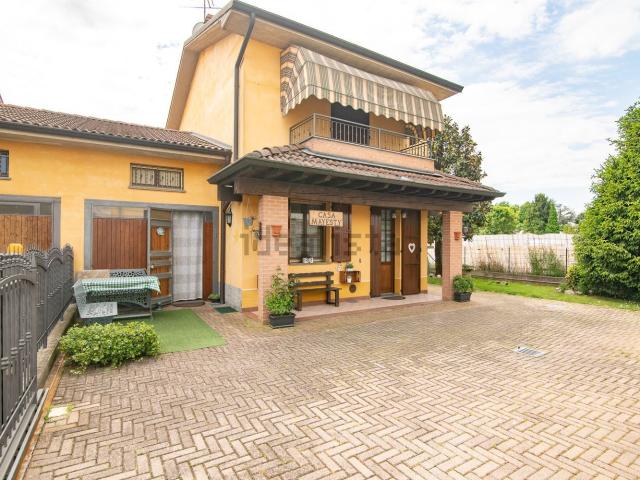 Casa in vendita a Fornovo San Giovanni, Lombardia