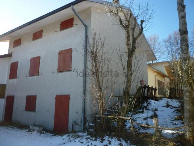 Casa in vendita a Piandelagotti, Frassinoro