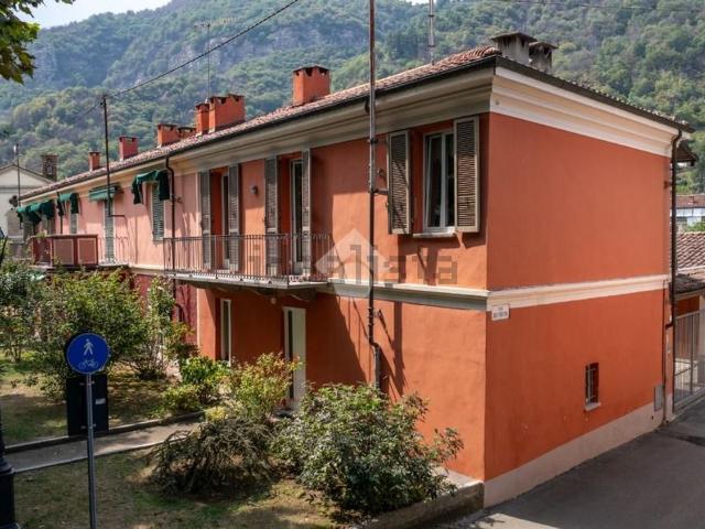 Casa in vendita a Revello, Cuneo