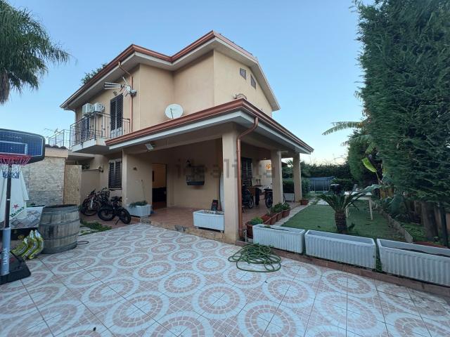 Casa in vendita a Piraineto, Carini