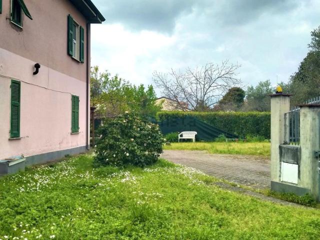 Casa in vendita a Sarzana, Liguria
