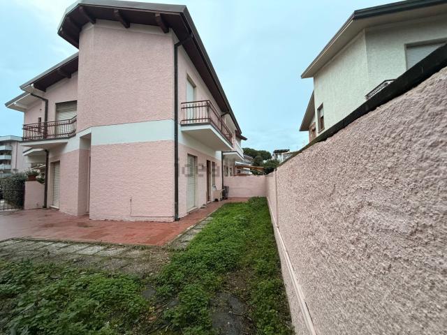 Casa in vendita a Viareggio, Toscana