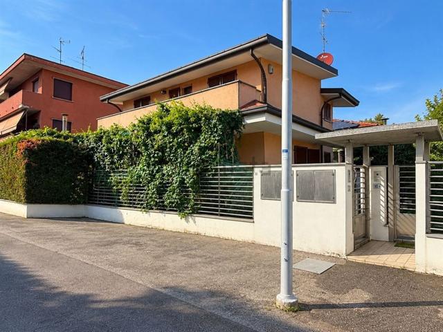 Casa in vendita a Meda, Monza e della Brianza