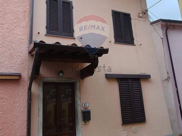 Casa in vendita a Azzano, Seravezza