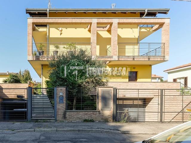 Casa in vendita a Vimercate, Lombardia