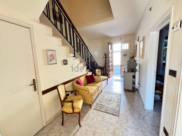 Casa in vendita a Vaiano, Toscana