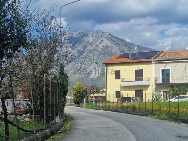 Casa in vendita a Montesarchio, Campania