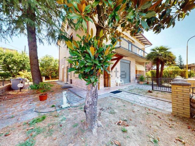 Casa in vendita a Bastia Umbra, Umbria
