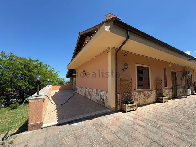 Casa in vendita a Carini, Sicilia