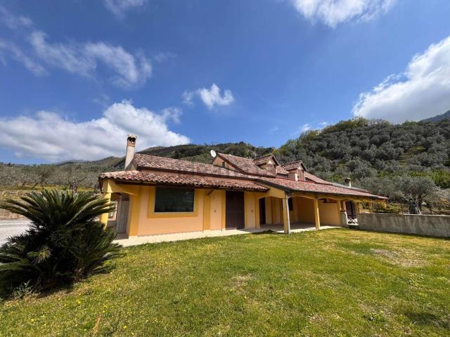Casa in vendita a Giffoni Valle Piana, Campania