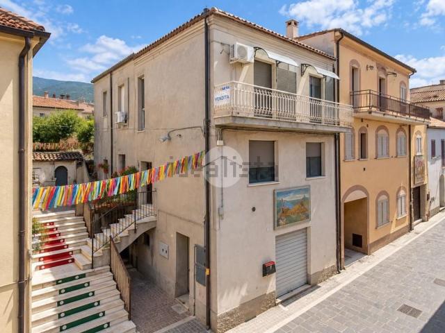 Casa in vendita a Casoli di Atri, Atri