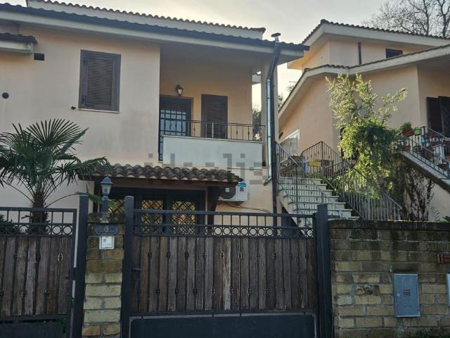 Casa in vendita a Roma Capitale, Lazio