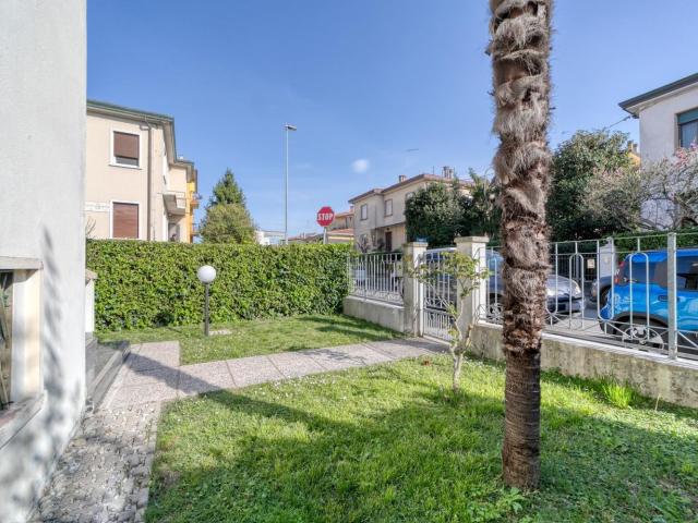 Casa in vendita a Padova, Veneto