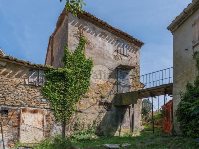 Casa in vendita a Terre Roveresche, Marche