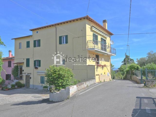 Casa in vendita a Viterbo, Lazio