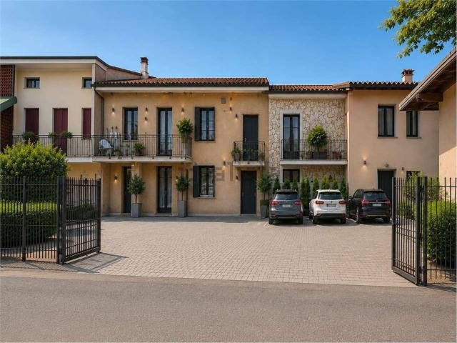 Casa in vendita a Urago D'oglio, Lombardia