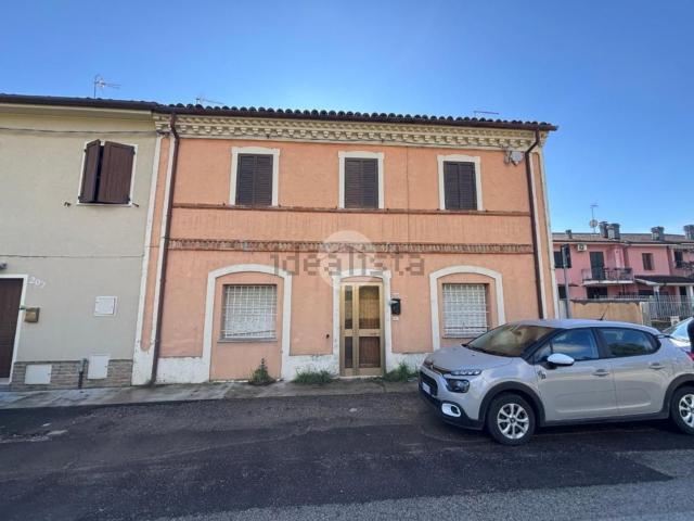 Casa in vendita a Carrara, Marche