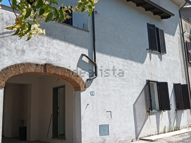 Casa in vendita a Tre Croci, Vetralla