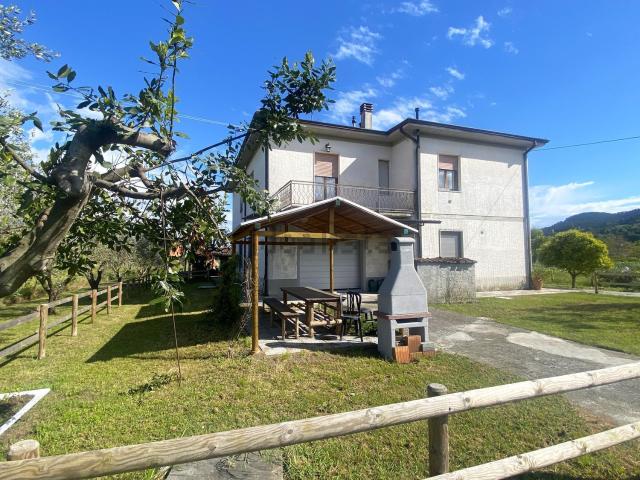 Casa in vendita a Ameglia, Liguria