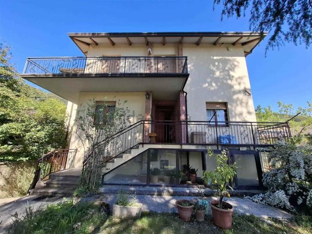 Casa in vendita a Nocera Umbra, Umbria