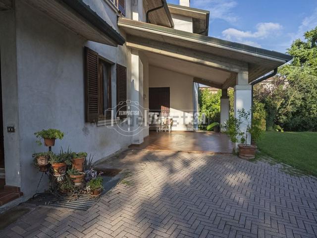 Casa in vendita a Montichiari, Lombardia
