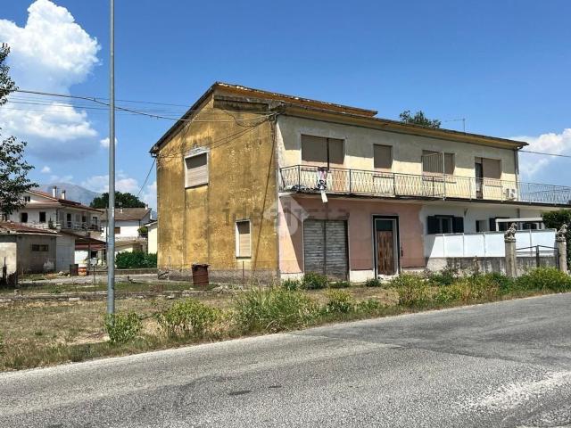 Casa in vendita a Pignataro Interamna, Lazio