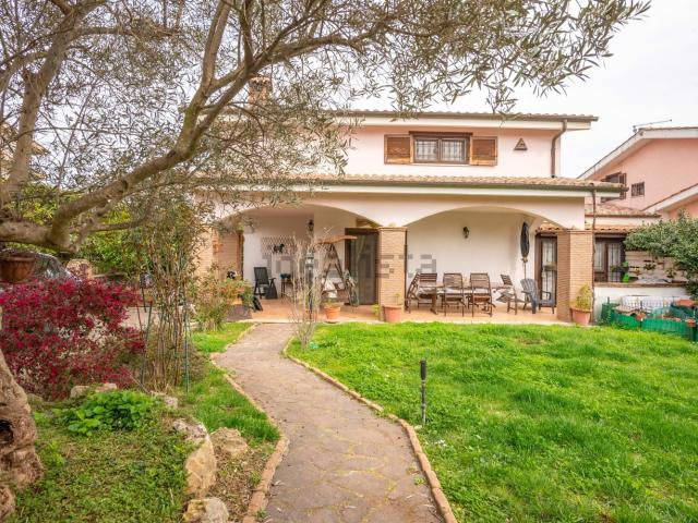 Casa in vendita a Roma Capitale, Lazio