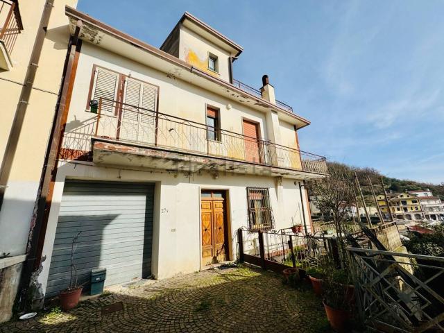 Casa in vendita a Luogosano, Campania