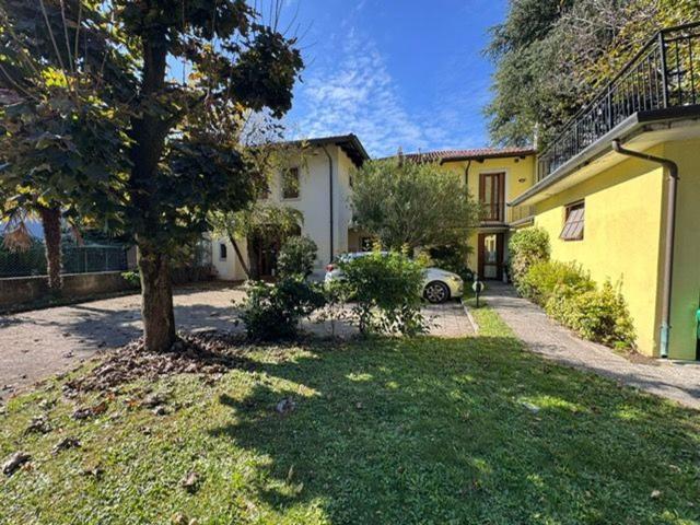 Casa in vendita a Borgo Pracchiuso, Reana Del Roiale