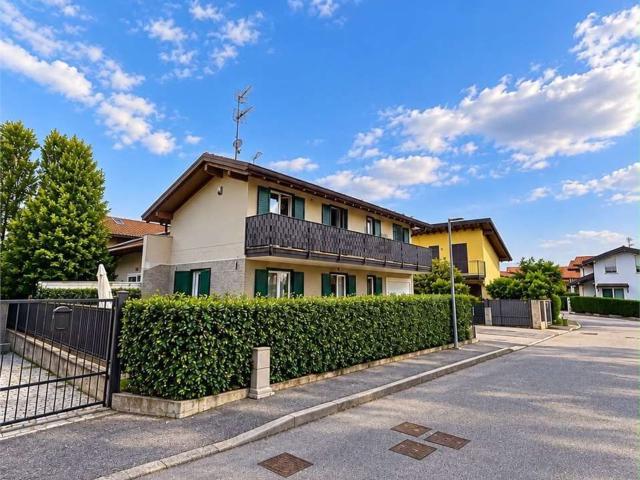Casa in vendita a Barza, Ispra