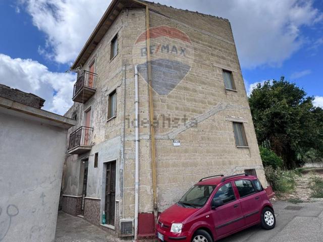 Casa in vendita a Falciano Del Massico, Campania