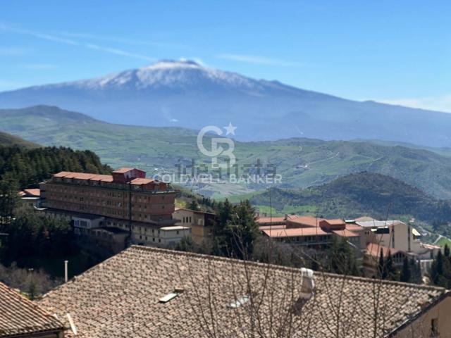 Casa in vendita a Troina, Sicilia