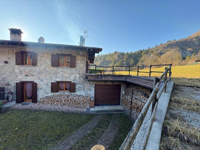 Casa in vendita a Agro, Castione Della Presolana