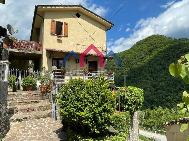 Casa in vendita a Botticino, Villa Basilica