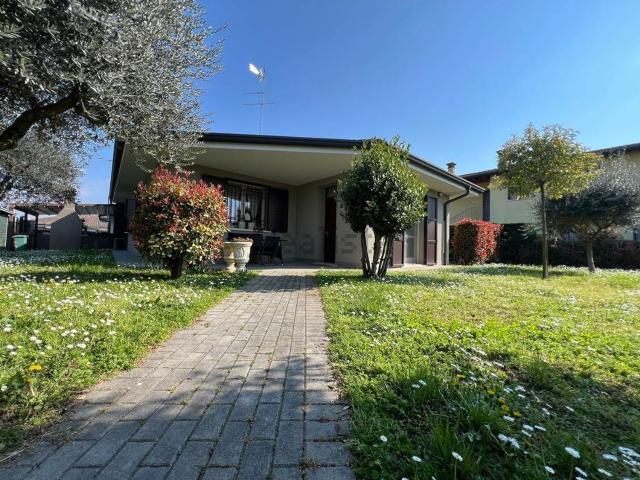 Casa in vendita a Ponte Travetti, Bagnolo San Vito