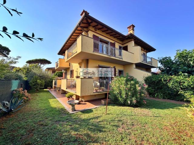 Casa in vendita a Tonfano, Toscana