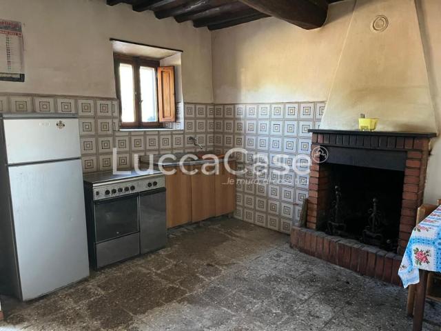 Casa in vendita a Chiatri, Lucca