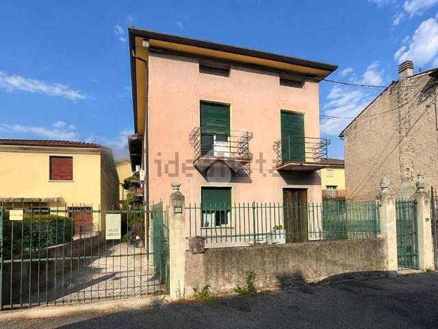 Casa in vendita a Bussolengo, Veneto