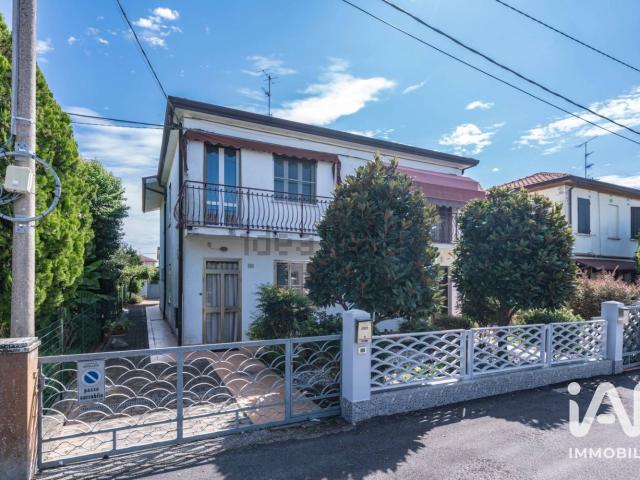 Casa in vendita a San Giovanni, Ostellato