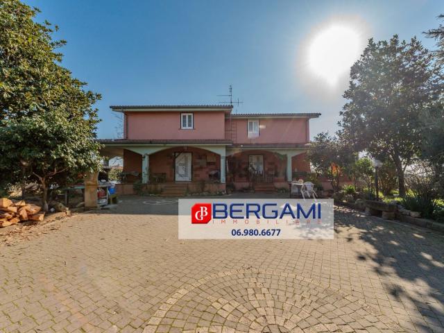 Casa in vendita a Colle Azzurro, Aprilia