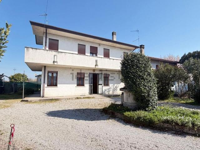 Casa in vendita a Piacenza D'adige, Veneto