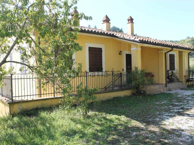 Casa in vendita a Colle, Foligno