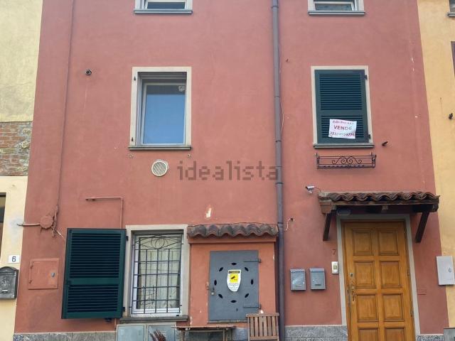 Casa in vendita a Ziano Piacentino, Reggio Emilia
