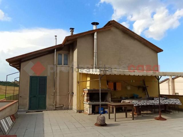 Casa in vendita a Spoleto, Umbria