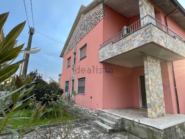 Casa in vendita a Bondeno, Bondeno Di Gonzaga