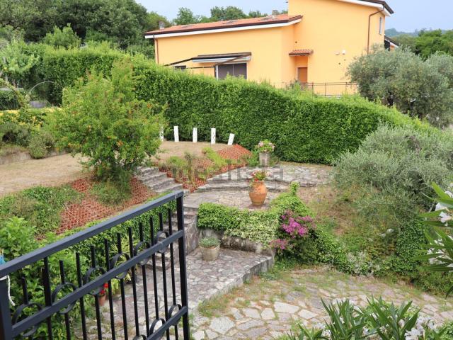 Casa in vendita a Montepertico, La Spezia